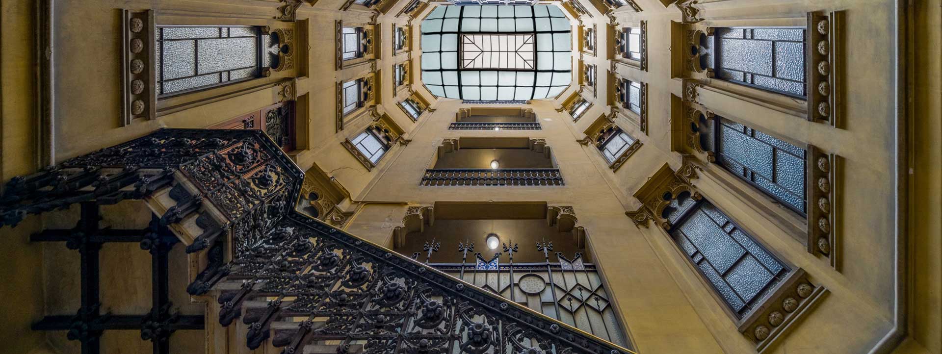 İstanbul'un Mimari Çatışması: Geleneksel ve Modern Tasarımın Buluştuğu Noktalar 